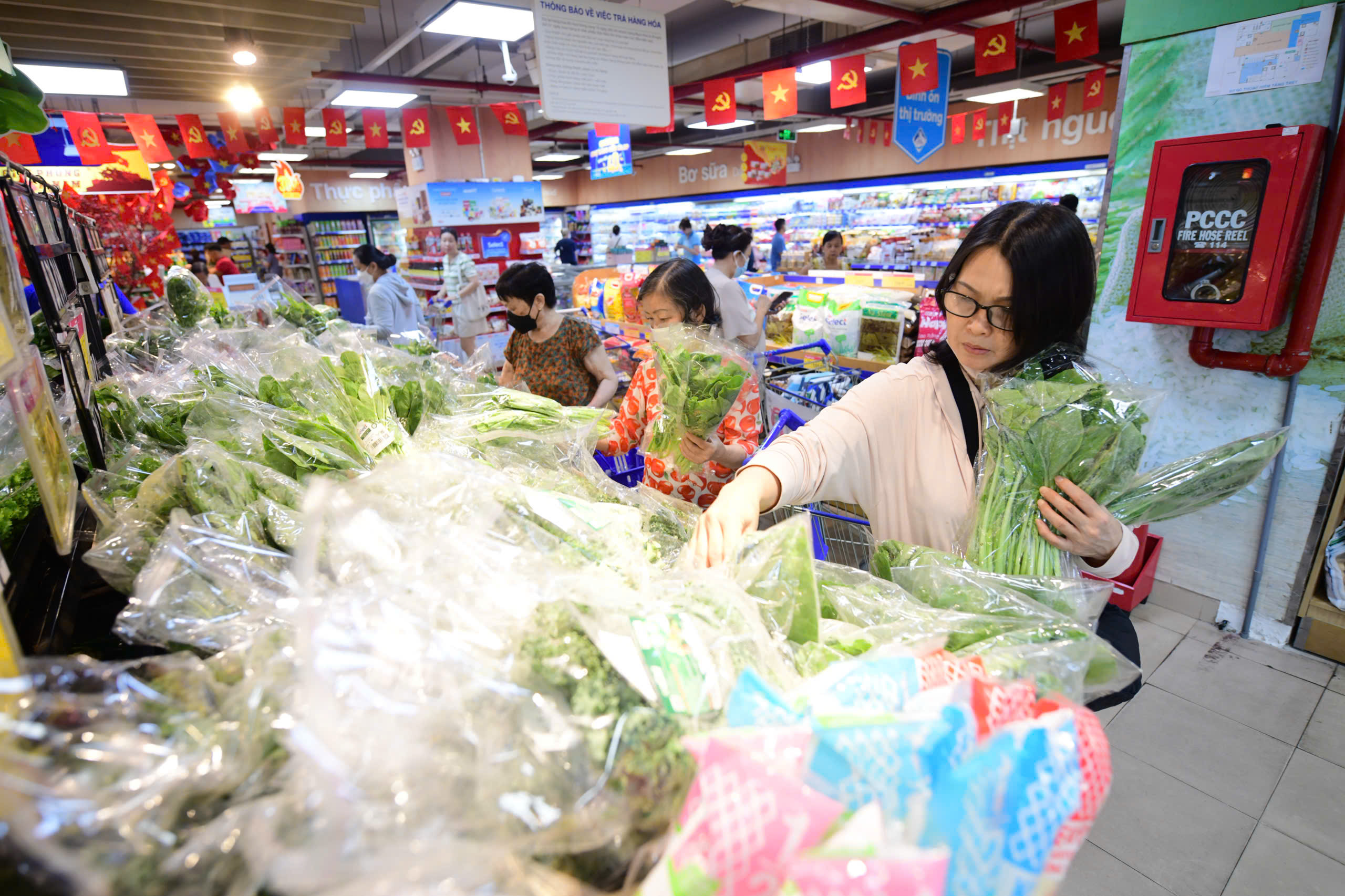 Giá sinh hoạt tại TP. Hồ Chí Minh tiếp tục tăng mạnh trong tháng 4